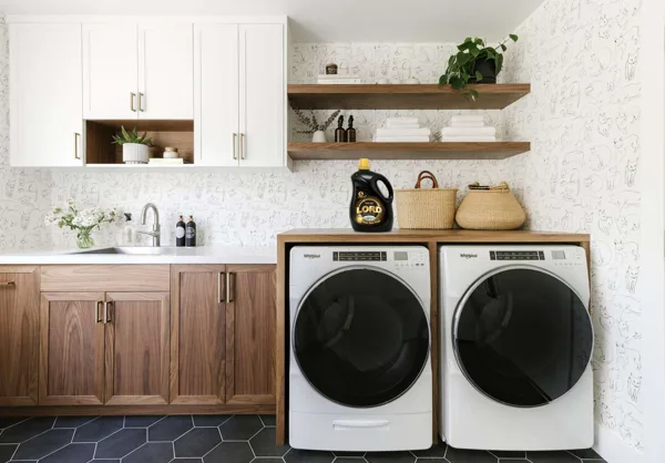 Why do customers trust Lord Diamond perfume scented laundry detergent?