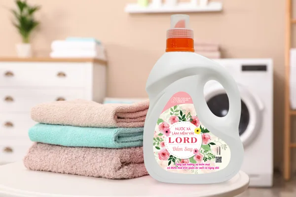 Nước xả vải Lord hương đắm say 2kg tiện lợi cho người sử dụng