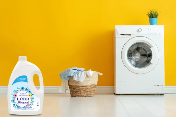 Lord fabric softener smells of tomorrow's sunshine - Saves the cool scent of summer days