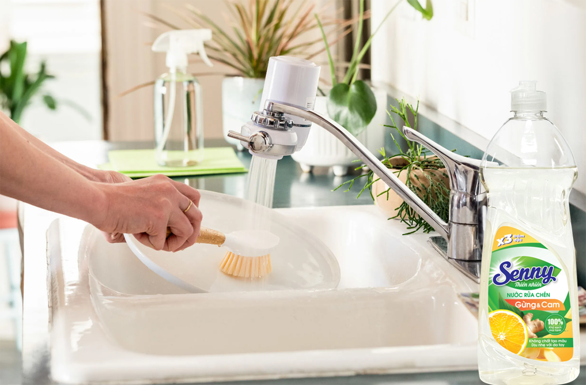 Sạch Dầu Mỡ – Bàn Tay Vẫn Mềm Mại Với Nước Rửa Chén Senny Gừng Cam