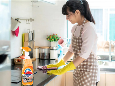 Chinh Phục Vết Bẩn Cứng Đầu Chỉ Trong 1 Lần Lau – Với Nước Lau Bếp Lord