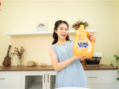 Chăm sóc áo quần mùa tựu trường thêm tươi màu, bền vải với nước giặt Lord Gold Hương Nước Hoa